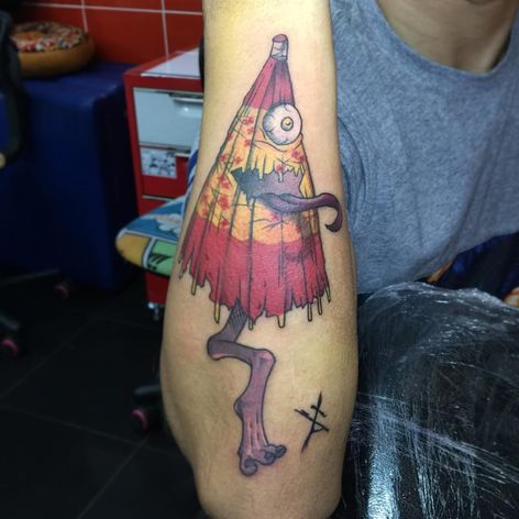 Un feo obake de taquilla de Pablo Espino (IG — von_heart_tattoo).  #Irezumi #japansk #kasaobake #PabloEspino #tradicional