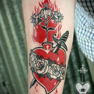 Sacred heart tattoo by David Hale #DavidHale #redink #sacredheart #roses #dagger #heart #flowers