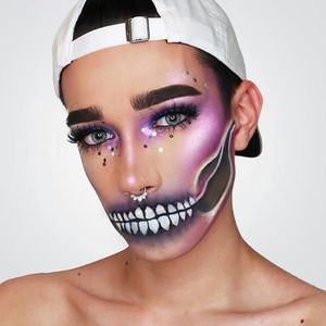 Glitter Skull by James Charles (via IG-jcharlesbeauty) #Covergirl #makeupartist #mua #halloween #makeup #skull #glitter #JamesCharles