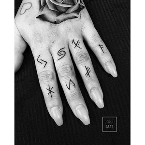 Finger tattoo by Jorge Mat #freehand #fingertattoo #JorgeMat