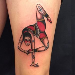 Now this contortionist pinup by Zooki (IG—zookicph) is just showing off at this point. #contortionist #pinups #traditional #Zooki