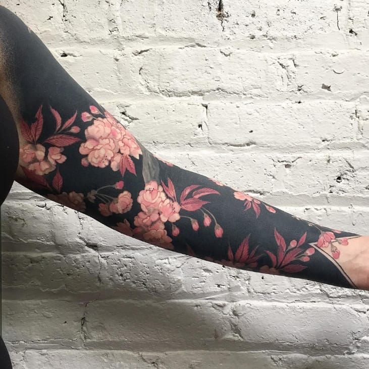 15 Breathtakingly Beautiful Pictures of Blackout Tattoos  Stuff We Love   TLCcom