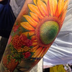 Sunflower tattoo by Amy Autumn #AmyAutumn #sunflower #flower #realism #colour
