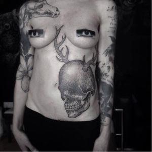Skull tattoo by Otto D'Ambra #OttoDAmbra #surreal #engraving #blackwork #skull