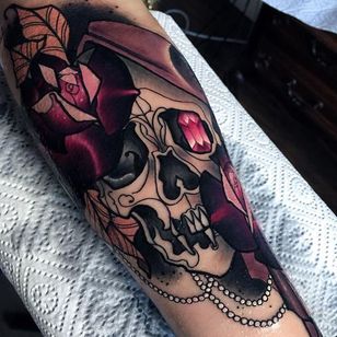 Tatuaje de calavera por Olie Siiz