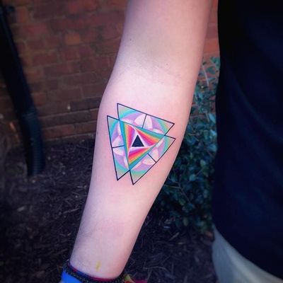 Color piece by Jeremy Sloo Hamilton #JeremySlooHamilton #color #triangle #geometric #tattoooftheday