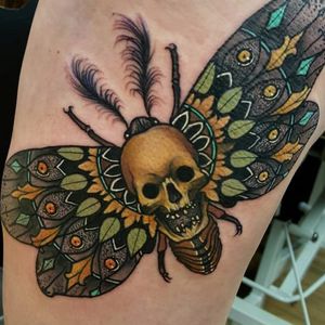 Mortífera. #ElliottWells #mariposa #moth #inseto #bug #deathmoth #skull #caveira #cranio #colorida #colorful #tradicional #traditional