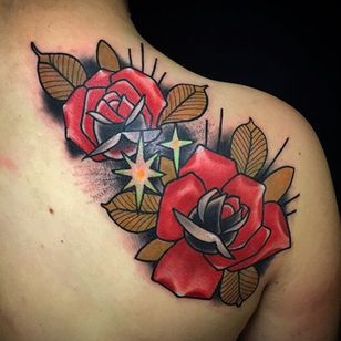Tatuaje de rosa por Luca Degenerate