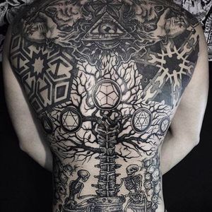 Massive back tattoo by Dmitriy Tkach, the execution and the amount of work put into this piece is no joke. #DmitriyTkach #backpiece #blackwork #tree #geomtery #skulls