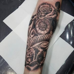 Tattoo por Nicolas Marrez! #TatuadoresBrasileiros #Tatuadoresdobrasil #tattoobr #tattoodobr #Curitiba #blackandgrey #pretoecinza #watch #relógio #clock rose #rosa #flower #flor