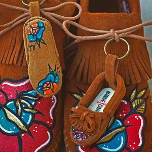 Hand-painted Shoes up close by Guz @LilGuz #LilGuz #Handpainted #Tattooed #Shoes #Tattooedshoes #Handpaintedshoes #Art #TattooArt #Minnetonka #Deerskin #artshare