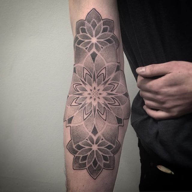 newest mandala project! You can't beat elegant line work and clean dot work  - - - ⋆ Studio XIII Gallery