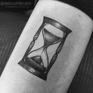 Blackwork Hourglass Tattoo by Deborah Ferranti  #BlackworkHourglass #Hourglass #HourglassTattoo #HourglassTattos #TraditionalTattoos #BlackworkTattoos #Blackwork #DeborahFerranti