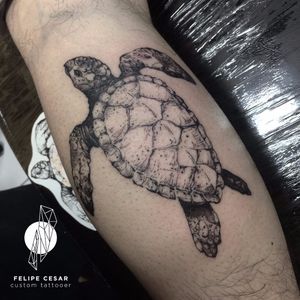 Por @felipecesar! #felipecesar #blackwork #TattooBrasil #tartaruga #turtle #TatuadoresDoBrasil #brasil #portugues