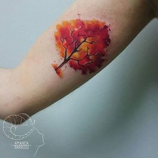 Tatuaje de árbol por Amanda Barroso #tree #treetattoo #watercolor #watercolortattoo #watercolortattoos #brighttattoos #AmandaBarroso
