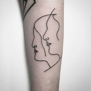 Lineowork Tattoo of faces by Caleb Kilby @CalebKilby #CalebKilby #CalebKilbyTattoo #Blackwork #Minimalist #Linework #Black #TwoSnakesTattoo #London