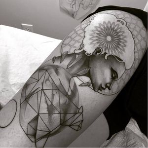 Gorgeous tattoo by Hector Cedillo #HectorCedillo #graphic #geometric #geometry #woman