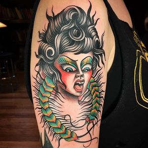 A lady head alarmed at the centipede draped about her nape by Sheila Marcello (IG—sheilamarcello). #centipede #ladyheads #traditional #SheilaMarcello