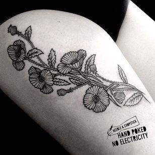 Handpoke Tattoo by Sarah Lu #handpoke #blackwork #nomachines #SarahLu