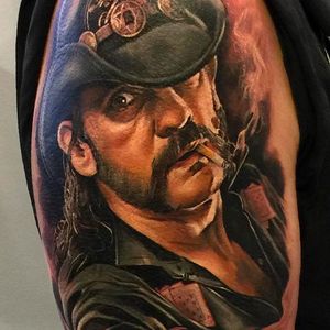 Lemmy from Motorhead. Amazing portrait tattoo by Zhimpa Moreno. #ZhimpaMoreno #Motorhead #LEMMY