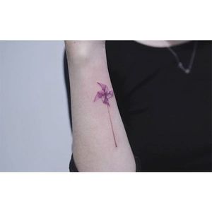 Pinwheel tattoo by Baam. #Baam #TattooerBaam #subtle #microtattoo #southkorean #fineline #pinwheel