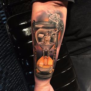 #AndresAcosta #tatuadorgringo #realismo #realism #coloridas #colorful #galaxia #galaxy #universo #universe #ampulheta #hourglass #caveira #skull #vela #candle #lampada #lamp #fumaça #smoke