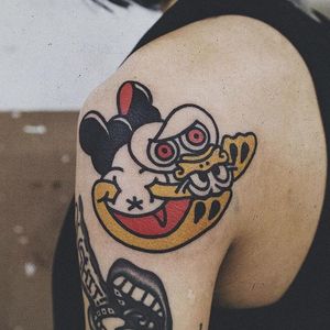 Daisy Duck double image illusion tattoo by Woohyun Heo. #doubleimage #doubleface #double #woo #wootattooer #woohyunheo #southkorea #southkorean #cartoon