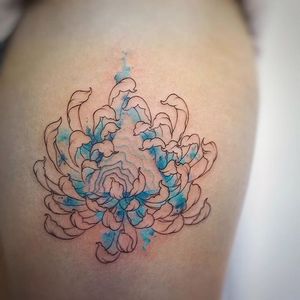 Chrysanthemum tattoo by Tattooist G. NO. #TattooistGNO #GNO #GNOtattoo #fineline #pastel #watercolor #chrysanthemum #flower #triangle