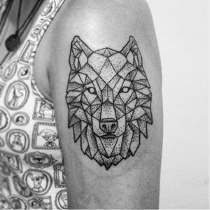 Lobo #DiegoCurcio #brazilianartist #tatuadoresdobrasil #brasil #brazil #pontilhismo #geometric #geometrica #lobo #wolf #animal #dotwork