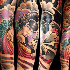 Sensualidade #TattooRascal #gueixa #gueixatattoo #japao #japan #tradição #cultura #mulher #woman #oriental #flor #flower #sombrinha #umbrella