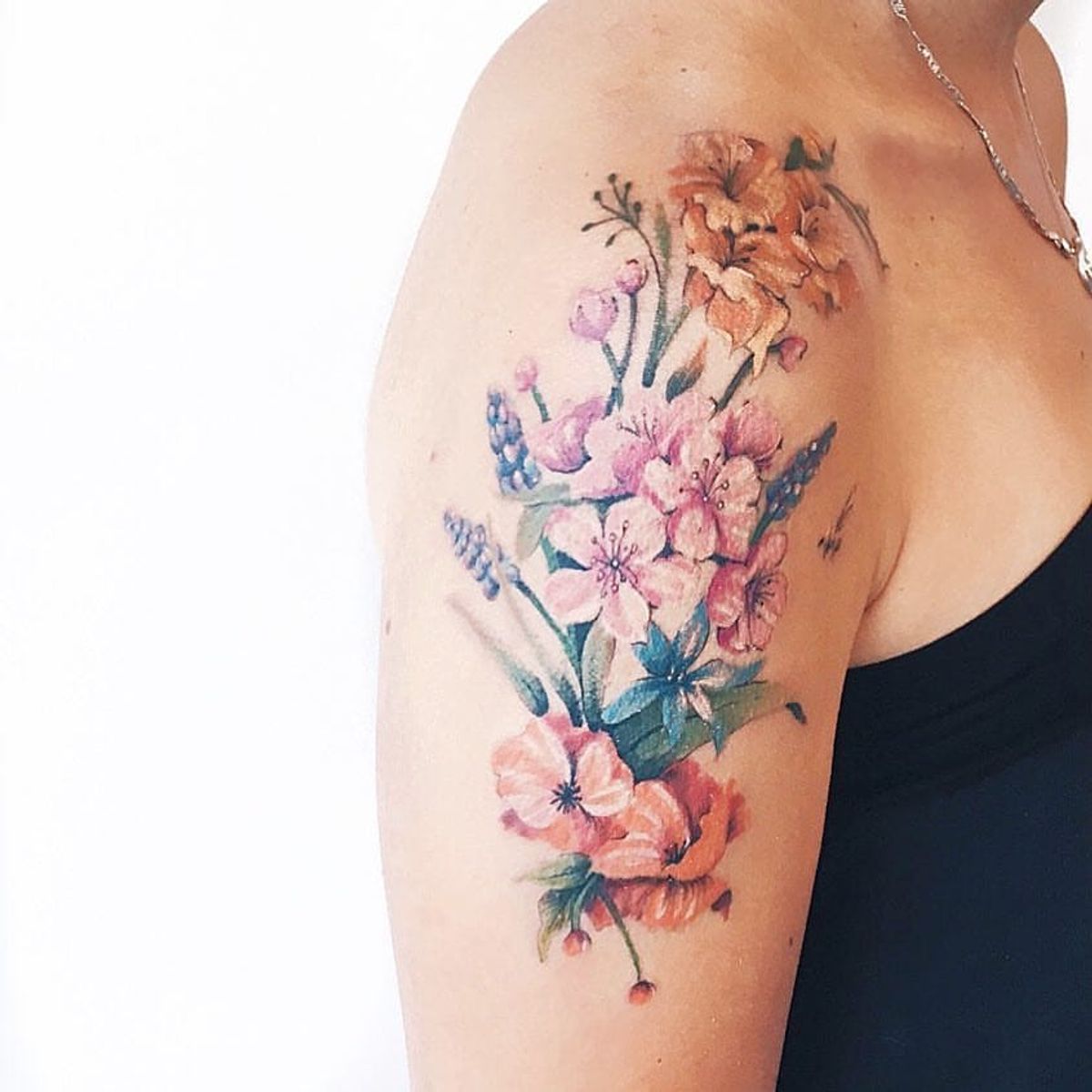 Tattoo uploaded by Luiza Siqueira • Mais flores #LuizaOliveira # ...