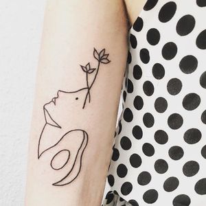 Outline of a woman's face with flower tattoo by Jen Von Klitzing #linework #blackwork #JenVonKlitzing #flower #woman
