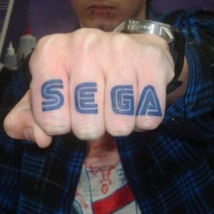 Cool SEGA knuckle tattoo we just had to include. #segadreamcast #dreamcast #dreamcasttattoo #segadreamcasttattoo #sega #segatattoo