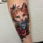 Lomo the cat and his blue bandanna. Tattoo by Chris Jenko. #traditional #cat #feline #rose #redrose #flower #ChrisJenko