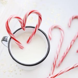 Candy canes in the shape of a heart, via @melinwonderland on Instagram. #candycane #christmas #cane #heart #mug #festive #holidays