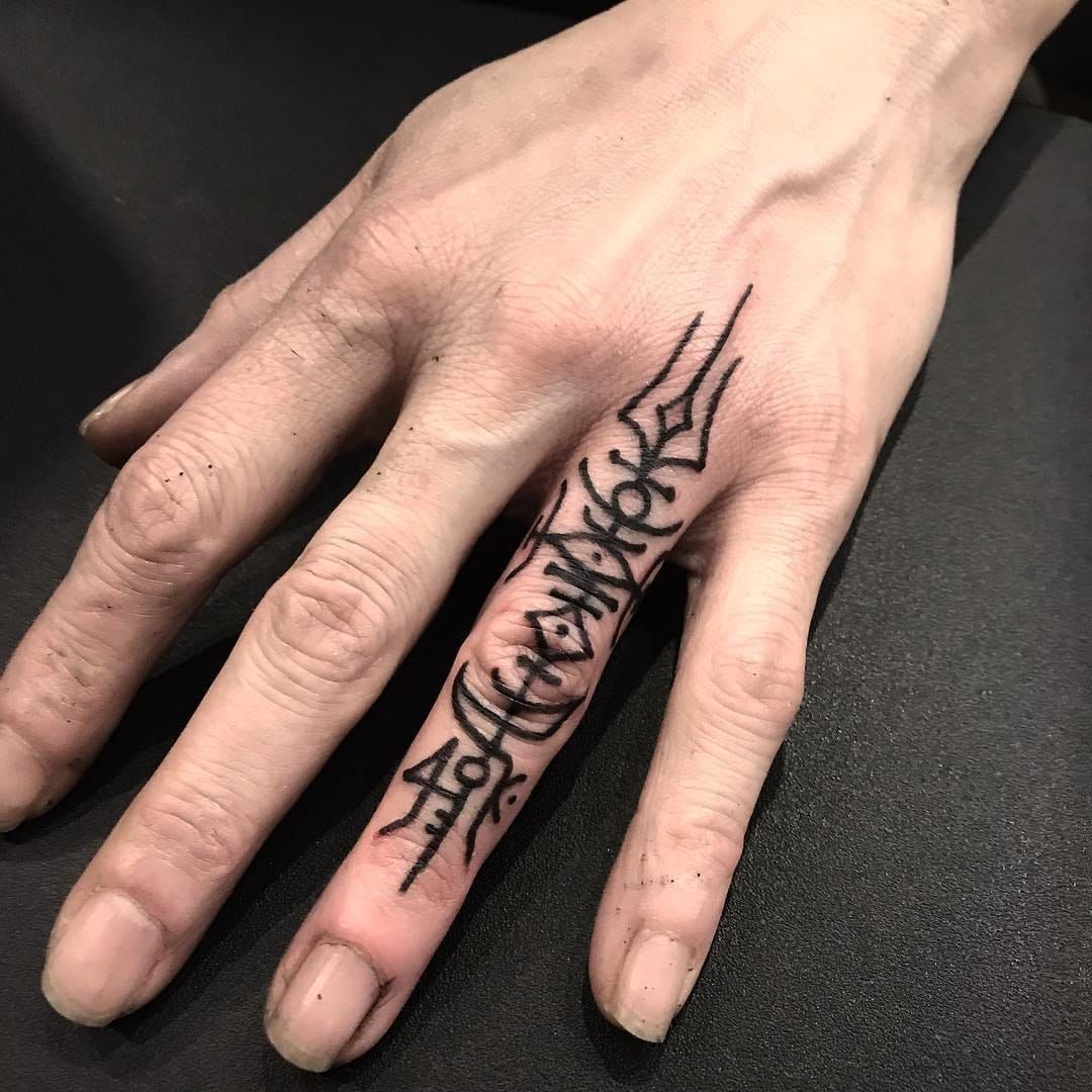tribal tattoo designs on finger