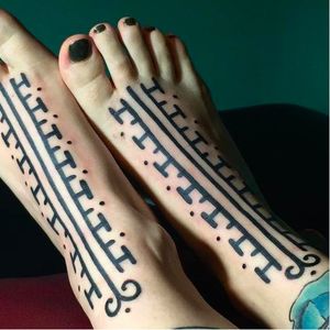 Elegant looking foot tattoos done by Brody Polinsky. #BrodyPolinsky #UNIV_ERSE #blacktattoos #patterntattoo #blackwork