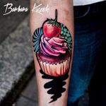 Vai um docinho? #BarbaraKiczek #gringa #colorido #colorful #grafico #graphic #comics #doce #candy #cupcake #food #comida #morango #strawberry #fruta #fruit