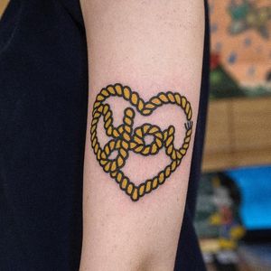 Heart rope tattoo by Woohyun Heo #WoohyunHeo #rope #traditional #heart #you (Photo: Instagram)