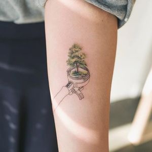 Microscopic biology-inpsired tattoo by Sol Tattooer. #Sol #Soltattoo #SolTattooer #southkorean #fineline #microtattoo #biology #botanical #cute #tree #clever