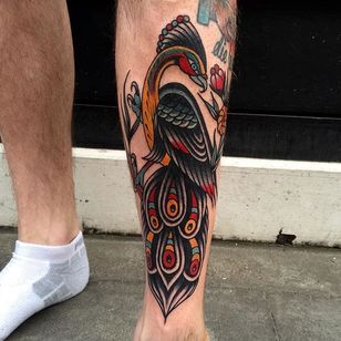 Tatuaje de pavo real por Luke Jinks #peacock #peacocktattoo #traditional #traditionaltattoo #traditionaltattoos #traditionalartist #LukeJinks