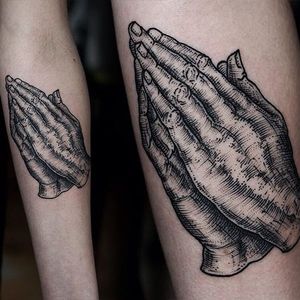 Praying Hands Tattoo by Pavlo Balytskyi #prayinghands #blackwork #blackworktattoo #illustrative #illustrativetattoo #blackink #PavloBalystskyi
