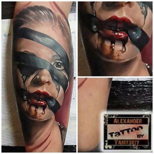 Tatuaje de niña de fondo de pantalla de canal sangriento por Alexander Yanitskiy #alexanderyanitskiy #retrato #realismo #realista #sangre #israel #niña