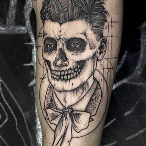 Super cool tattoo composition by Gabor Zolyomi. #GaborZolyomi #FatumTattoo #blackwork #illustrativetattoo #zombieboy