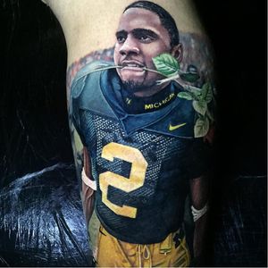 Go Blue! This portrait of Charles Woodson by Steve Butcher is sure to irk Ohio State fans. (Via IG - stevebutchertattoos) #stevebutcher #sports #charleswoodson #michigan #goblue #um #football