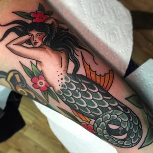 Mermaid Tattoo by Becca Genné-Bacon #mermaid #traditionalmermaid #oldschoolmermaid #traditional #classic #pinup #BeccaGenneBacon