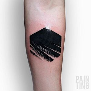 Black tattoo by Szymon Gdowicz. #SzymonGdowicz #semiabstract #PainTing #fineartist #painter #contemporaryart #hexagon