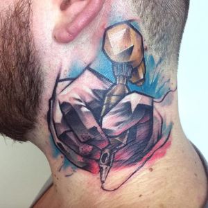 A perfect piece for a tattooer. Tattoo by Josh Peacock. (Via IG - joshpeacock_obe1) #JoshPeacock #watercolor #graffiti #illustrative #neck #tattoomachine