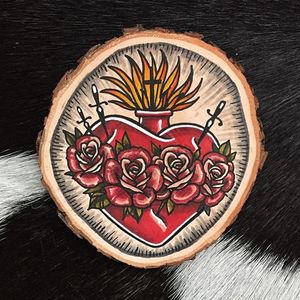 Sacred Heart by Kirsten Roodbergen (via IG-inkspired) #woodslices #woodenhands #tattooinspired #flashart #artshare #fineartist #KirstenRoodbergen