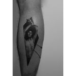 A very artistic depiction of Saint Sebastian by Pawel Indulski (IG—dotyk.tattoo). #artistic #blackandgrey #dotwork #PawelIndulski #pointillism #SaintSebastian #stippling